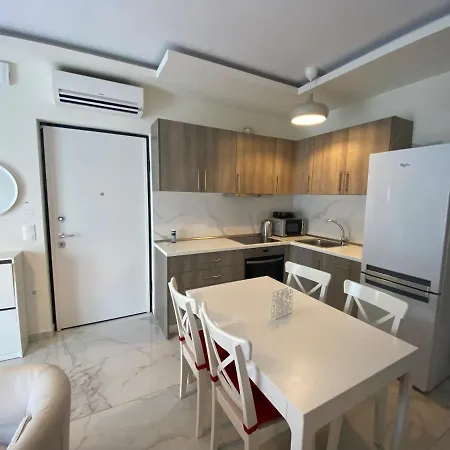Luxury Flat In Apartment *