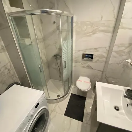 Luxury Flat In * Ханиоти